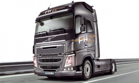 CAMION MAQUETTE VOLVO FH4 GLOBE TROTTER I3940 SYRACOM MODELISME ESLETTES ROUEN NORMANDIE
