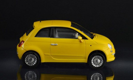 MAQUETTE FIAT 500 ITALERI I3647 A CONSTRUIRE A MONTER A COLLER A PEINDRE SYRACOM MODELISME ESLETTES ROUEN NORMANDIE