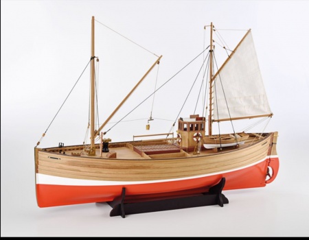 BATEAU DE PECHE  MAQUETTE FIFIE  AMATI B1300