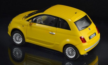 MAQUETTE FIAT 500 ITALERI I3647 A CONSTRUIRE A MONTER A COLLER SYRACOM MODELISME ESLETTES ROUEN NORMANDIE