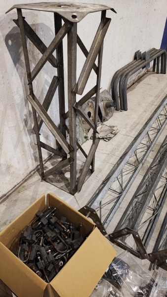 PYLONE MAT ANTENNE 